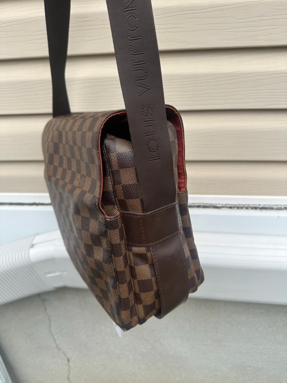 Pre-Love Louis Vuitton Damier Brown Checkered Men’s Crossbody Bag - Picture 9 of 17